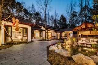 Chengdu Xiaoya Courtyard Hot Spring Retreat -- Close to Panda Base & Sanxingdui Museum- Private Hot Spring & Sichuan Cuisine - Chinese Tea Ceremony, Free Breakfast, Afternoon Tea & Goodnight Snacks - 3