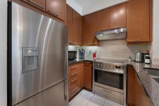 Luxury 1-Bedroom Condo in Yorkville, Downtown Toronto - 5