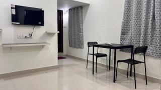 1 BHK Near AIG Hospital Sai Castle Serviced Apartment - Kondapur - 8