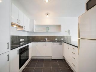 Seaspray unit 7 Kings Beach QLD - 7