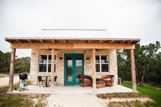 Cozy Hill Country Cottage Rental for Romantic Weekend Getaways from Austin - 8