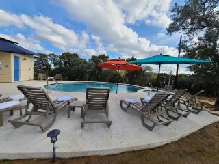 Cozy Hill Country Cottage Rental for Romantic Weekend Getaways from Austin - 4