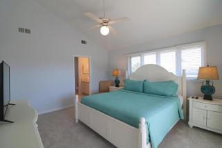Madelyn's Oceanview - 7