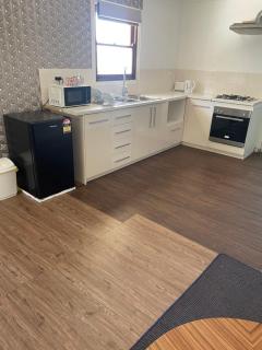 Budget Accommodation Entire house - 8