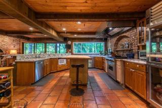 Bed and Breakfast Nature Lodge with a Yoga Studio on Stratton Mountain, Vermont - 3