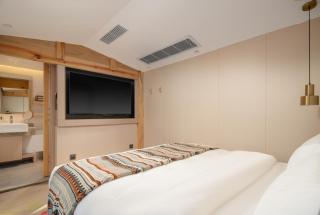 Baicheng Snow Mountain Hotel - 6