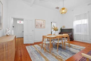 Seavista on the Esplanade - Sunlit Beachfront Escape - 8