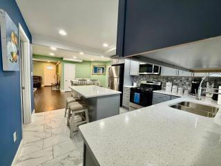 Near horseshoe and Hardrock Casino State line Escape 4 Bedroom 3 bathroom - 0