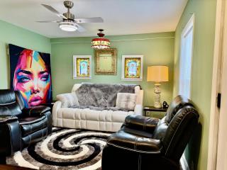 Near horseshoe and Hardrock Casino State line Escape 4 Bedroom 3 bathroom - 8