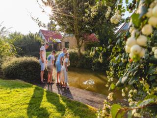 Villa in Netherlands with Spacious Garden - 3