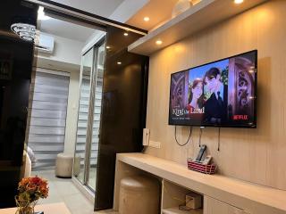 EaseStay by Bren in Shell Residences MOA - 2