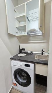 Downtown modern studio - 2