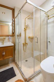 Opulent Condo Knightsbridge Residences - 7