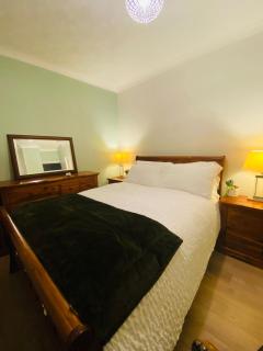 Relax in this Charming East Cowes House with Garden and BBQ - East Cowes - 4