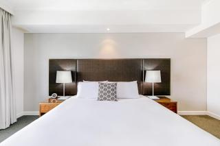 Darwin Harbourside Escape - Two Adjacent King Suites - Darwin - 2