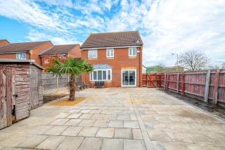 Modern 4 BR Home , Dedicated Office Space, Sleeps 7 - 3