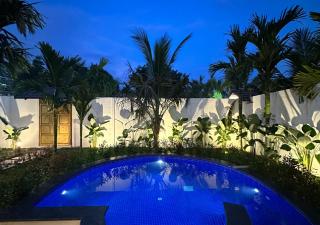 Vanasiri Resort by Travent Mug - 3