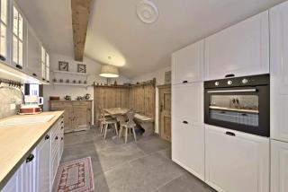 Attic Lake View with Free Parking - 3