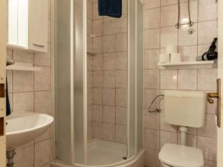 Two Bedroom Apartment With Terrace And Garden View - 3