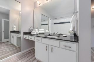 Reside Houston Downtown, a Wyndham Residence - 2