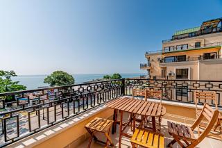 SEAVIEW BG Beach Front Suites - 8