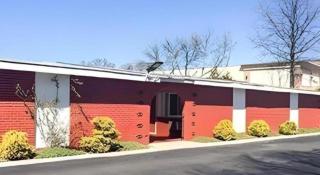 Travelodge by Wyndham Bay Shore Long Island - 3