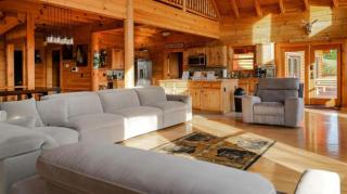 Sublime Vacation Rental for Unforgettable Family or Group Vacations in Dobson, North Carolina - 8