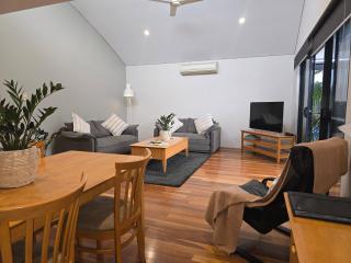 Sunset on Fearn, lovely 2 bedroom apartment - 2