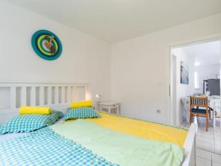 One Bedroom Apartment With Terrace - 5