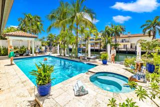 Waterfront Close to Beach Heated Pool Canal View Access Poinciana Key VlLLAS - 8
