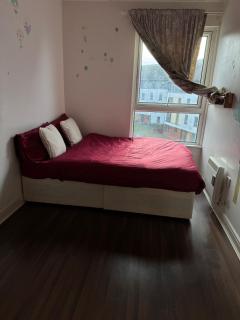 Charming Edinburgh Apartment with Electric Heating Free WiFi - 2