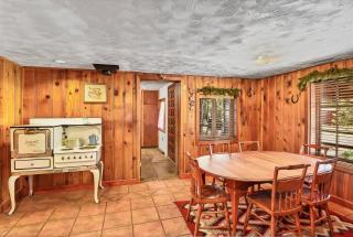 Rare Log Cabin Treasure Close to Grand Canyon Now with Wi-Fi - 5