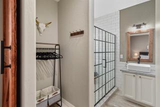 Sublime Mountain Retreat Pool Table Fire-Pit Arcade Game Ideal Location w Central AC - 1