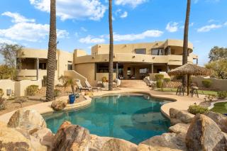 Happy Valley Hideaway Resort-like home with amazing views walking distance to hiking trails - 0