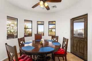 Happy Valley Hideaway Resort-like home with amazing views walking distance to hiking trails - 7