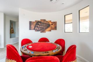 Happy Valley Hideaway Resort-like home with amazing views walking distance to hiking trails - 3