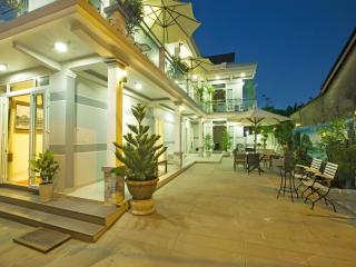 Riverside Pottery Village - 2