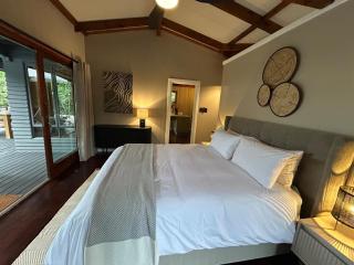 The Cabin Luxury Safari Villa - 2