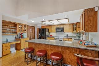 Pristine Cabin on Wooded Lot. Fantastic Location Pool Table - 8