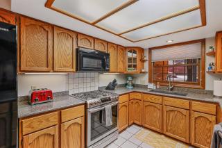 Pristine Cabin on Wooded Lot. Fantastic Location Pool Table - 3