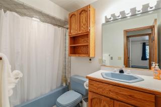 Pristine Cabin on Wooded Lot. Fantastic Location Pool Table - 1