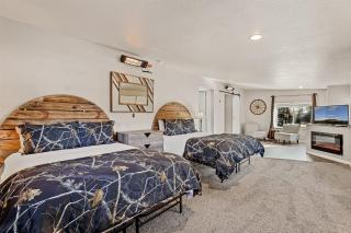 Amazing Views Central AC 5 ac of Privacy Lawn Games and HOT TUB - 1