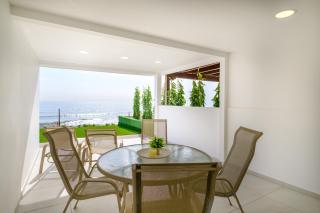 Wavestone Beachfront House - 9