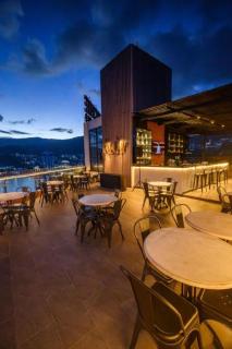 Front One Hotel Jayapura - 6