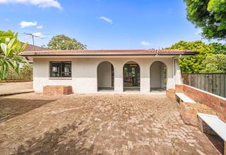 Spacious 3-Bedroom Retreat Near Airport & City - 8