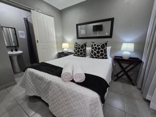 Zhantique Guest House 2- Unit 8 - Boksburg - 9