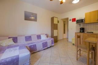 One-Bedroom Apartment Crikvenica 47 - 8