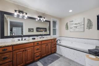 Moonlight Farmhouse, Relax, Recharge & Reconnect - 3