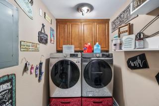 Moonlight Farmhouse, Relax, Recharge & Reconnect - 2