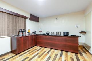 Treebo Marina Grand, Railway station - 6